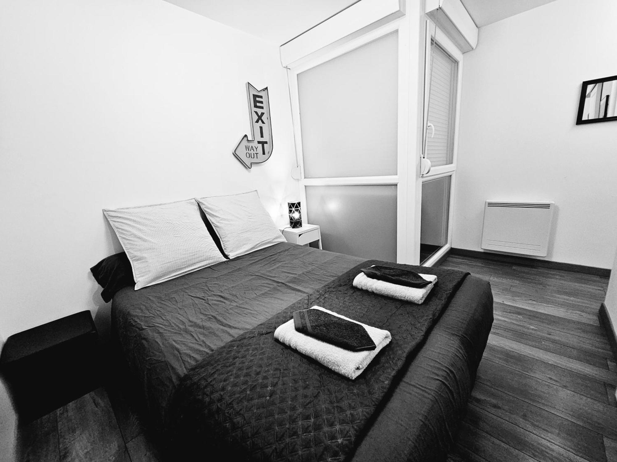 Passage Secret - Ideal Pro, Couples, Familles & Amis - Le Calme En Hypercentre - Wifi Haut Debit - Netflix - Machine A Laver - Gare, Cathedrale, Commerces, Restaurants & Transports En Commun A Moins De 10 Minutes A Pied 兰斯 外观 照片