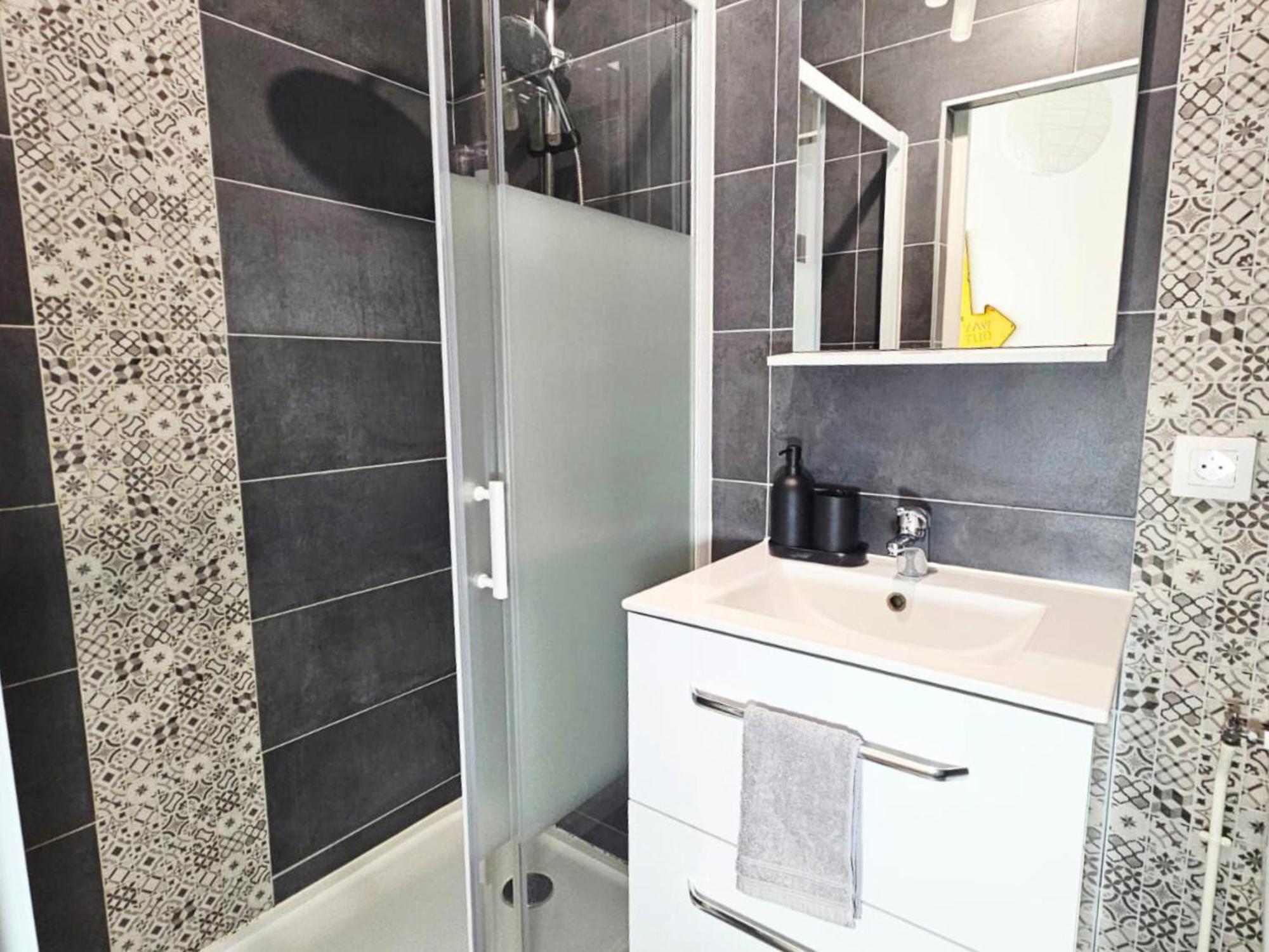 Passage Secret - Ideal Pro, Couples, Familles & Amis - Le Calme En Hypercentre - Wifi Haut Debit - Netflix - Machine A Laver - Gare, Cathedrale, Commerces, Restaurants & Transports En Commun A Moins De 10 Minutes A Pied 兰斯 外观 照片
